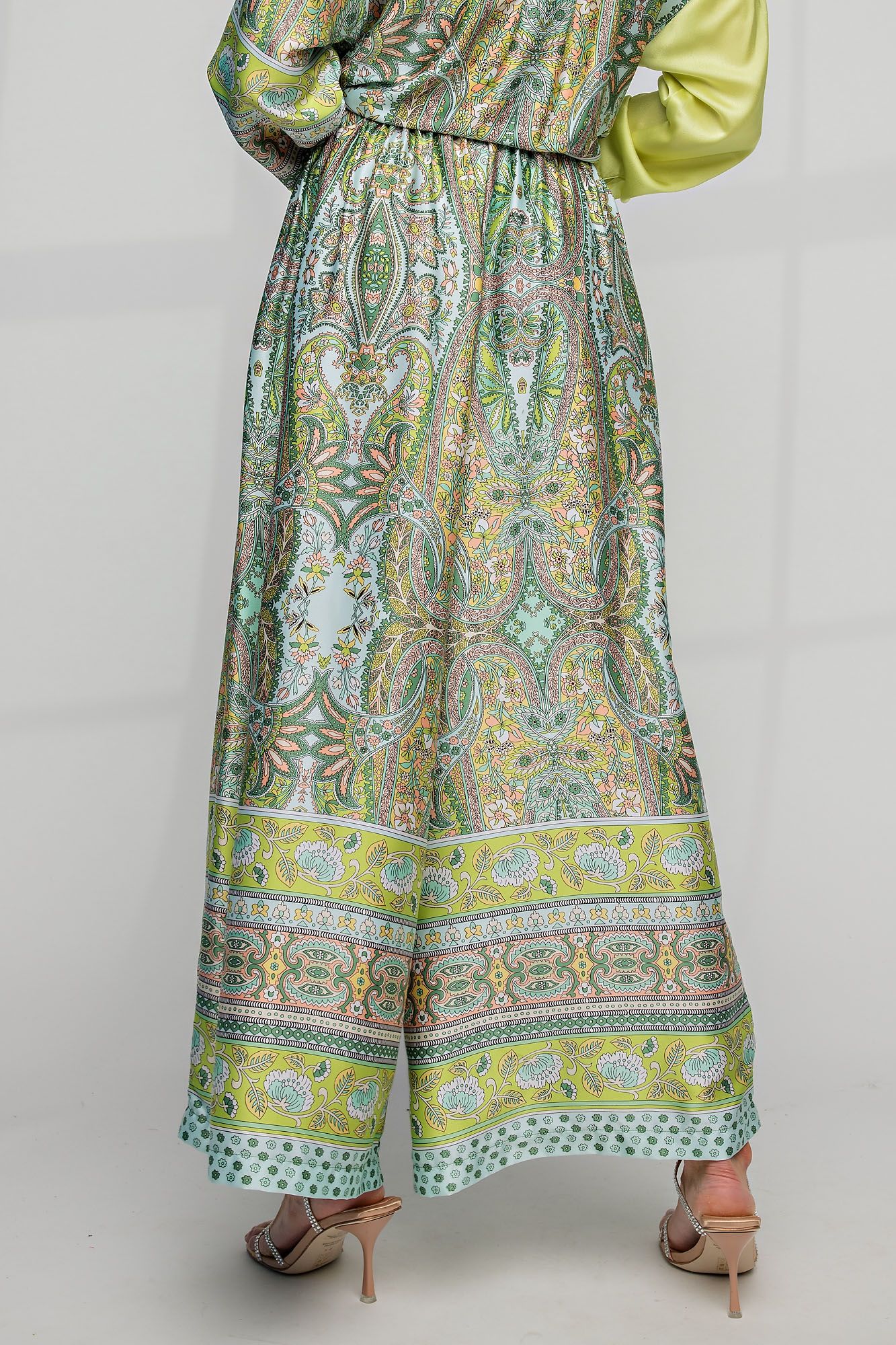 Easel Plus Satin Printed Wide Leg Pleated Pants