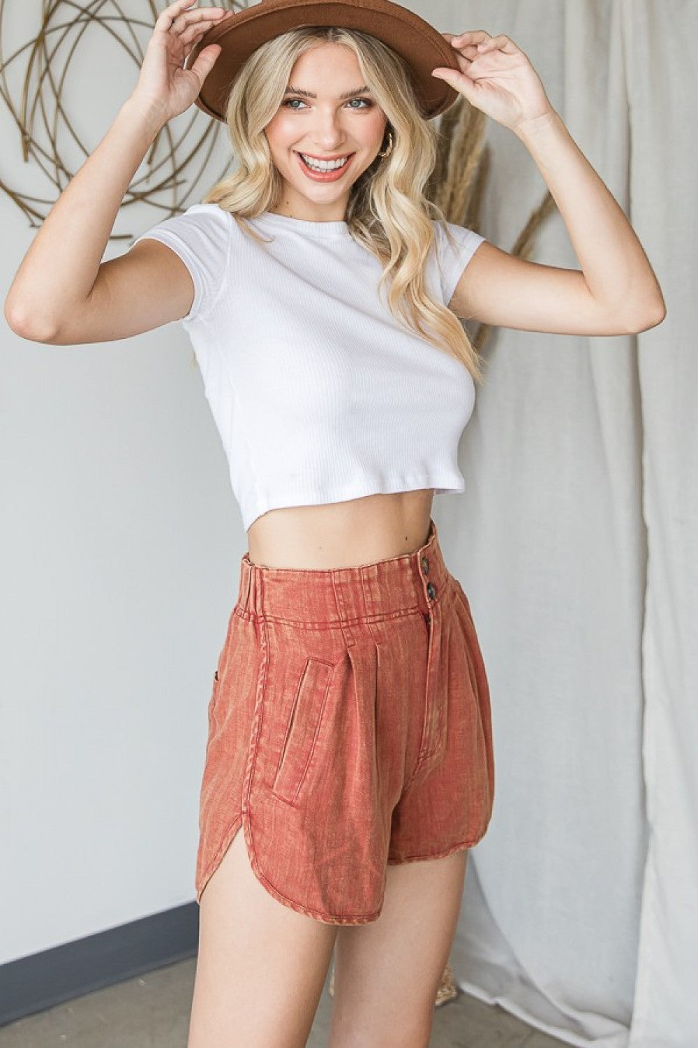 Oli & Hali Washed Elastic Band Waist Short Pants