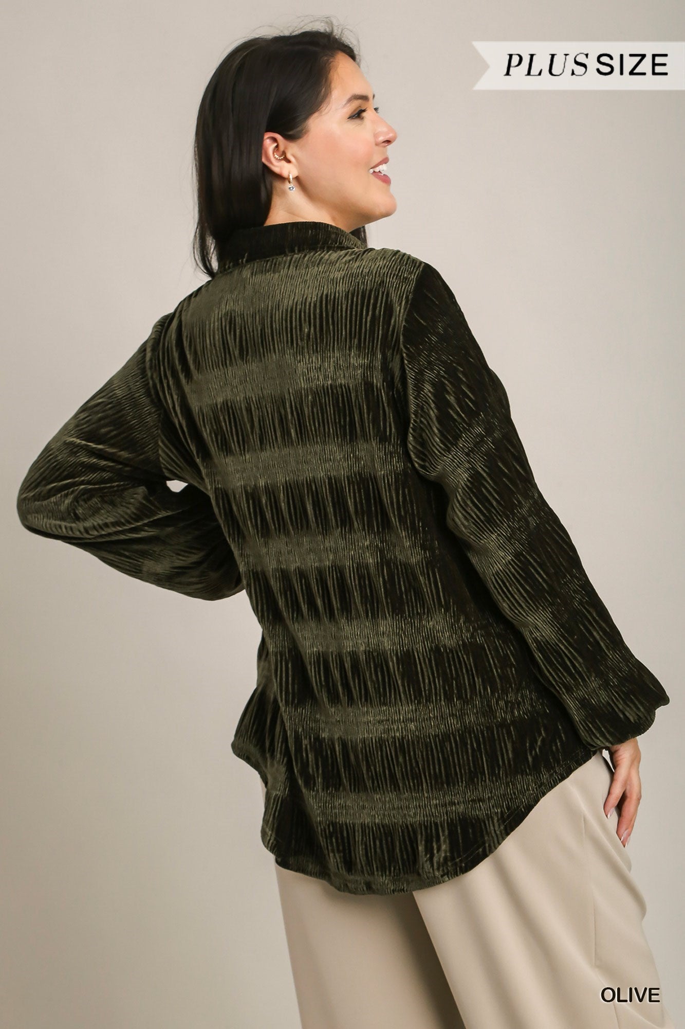 Umgee Plus Boxy Cut Smocked Velvet Button Down Puff Sleeve Top - Roulhac Fashion Boutique