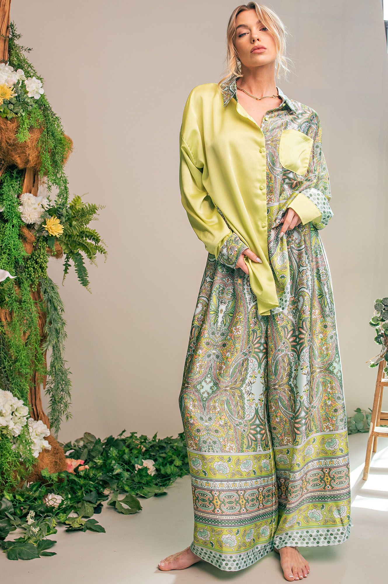 Easel Plus Satin Printed Wide Leg Pleated Pants