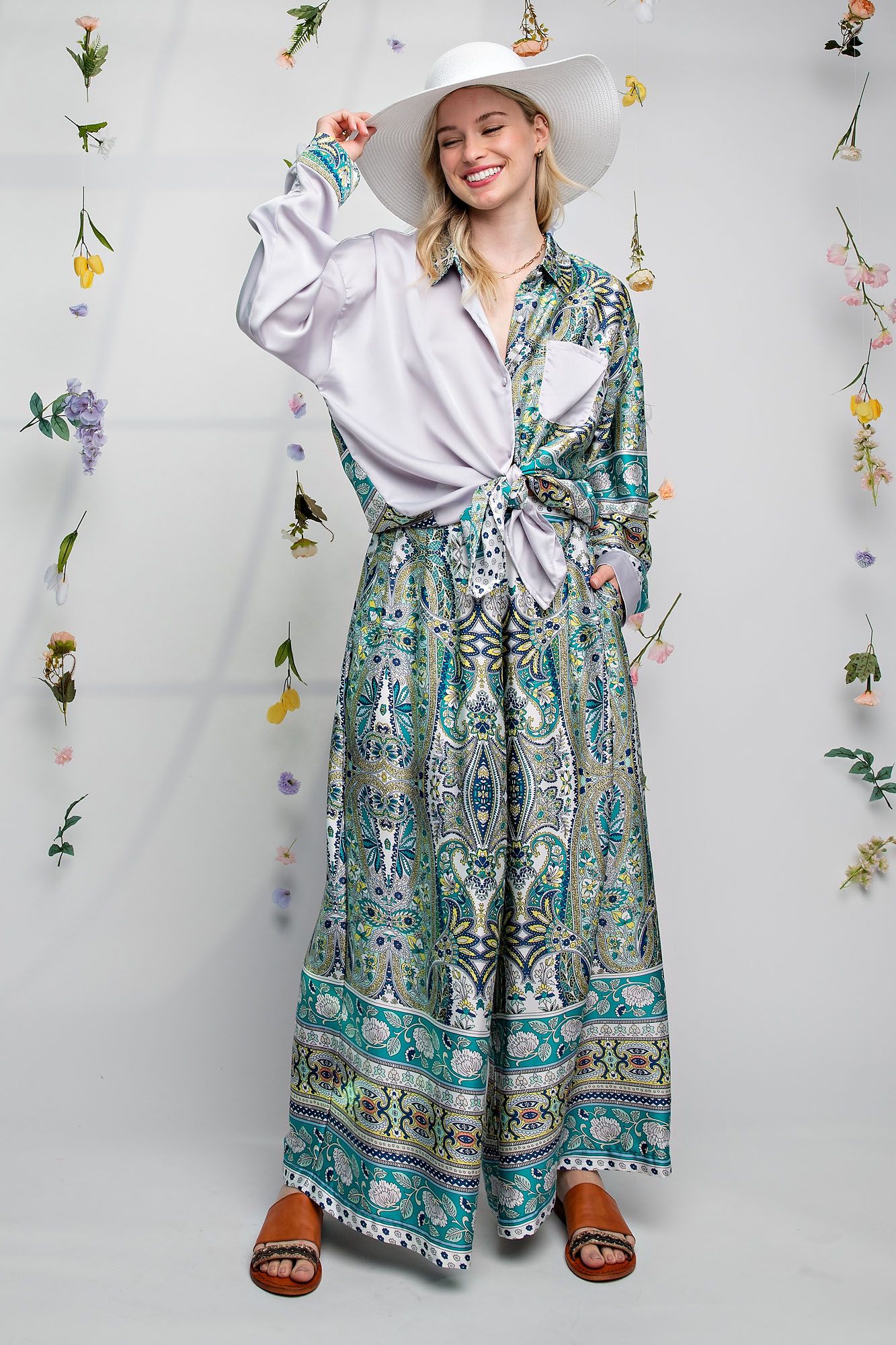 Easel Plus Satin Printed Wide Leg Pleated Pants