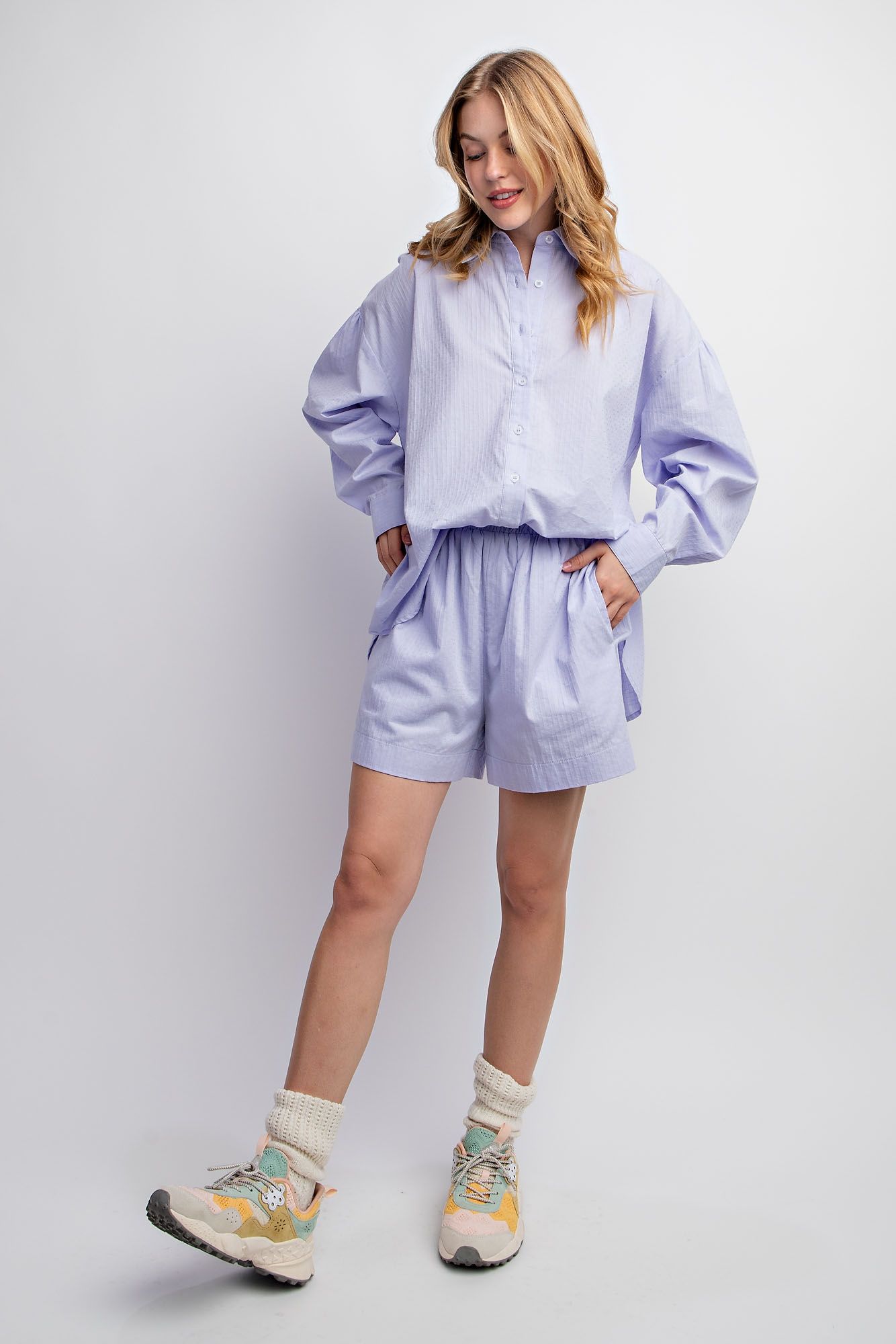 Easel Plus Textured Elastic Waistband Voile Short Pants