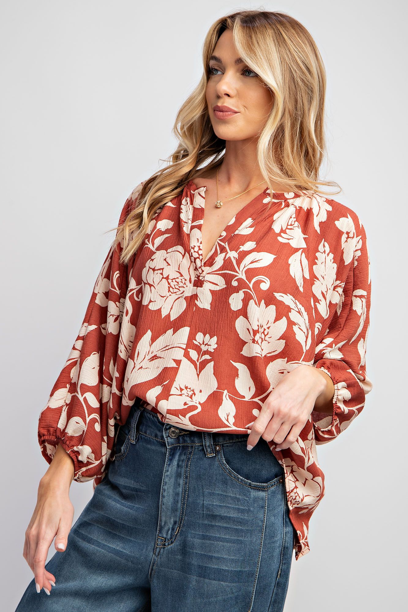 Easel Plus Elastic Cuffs Printed Peach Blossom Woven Tops
