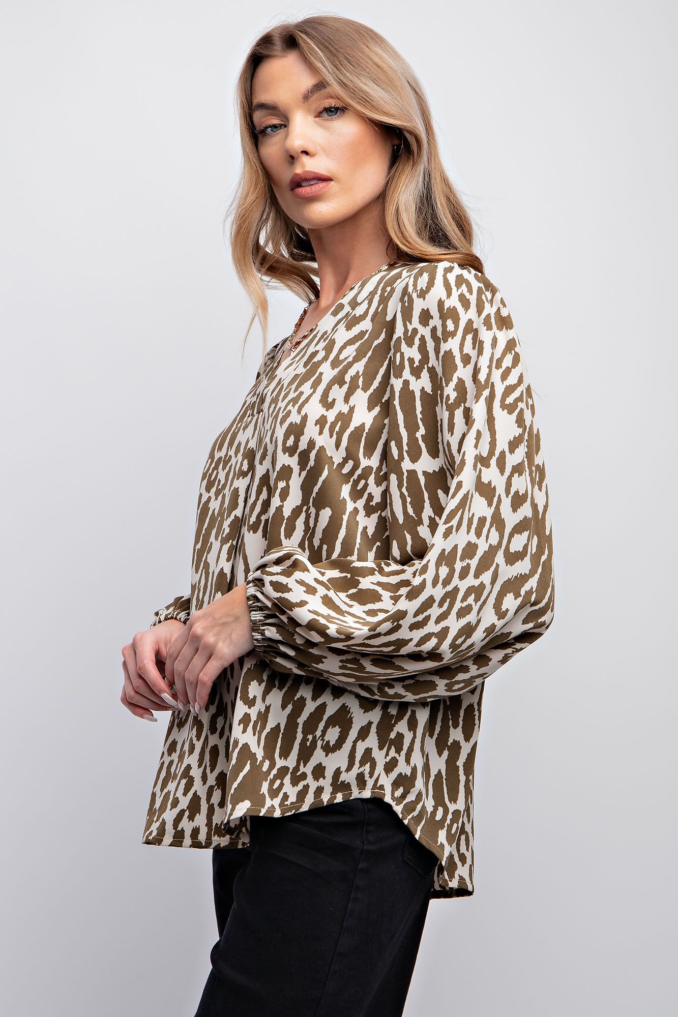 Easel Plus Leopard Animal Printed Wool Peach Relaxed Tops