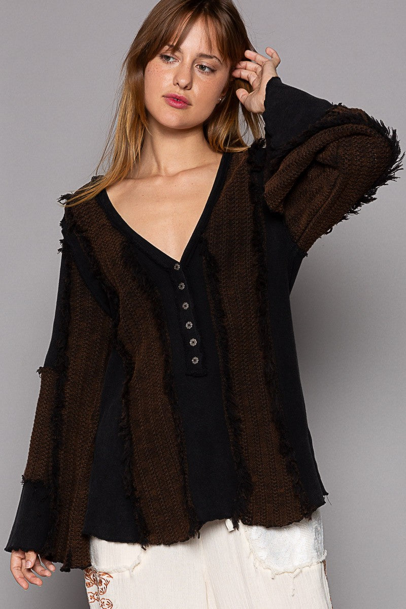 POL Flare Sleeve Contrast Panels V Neck Knit Top