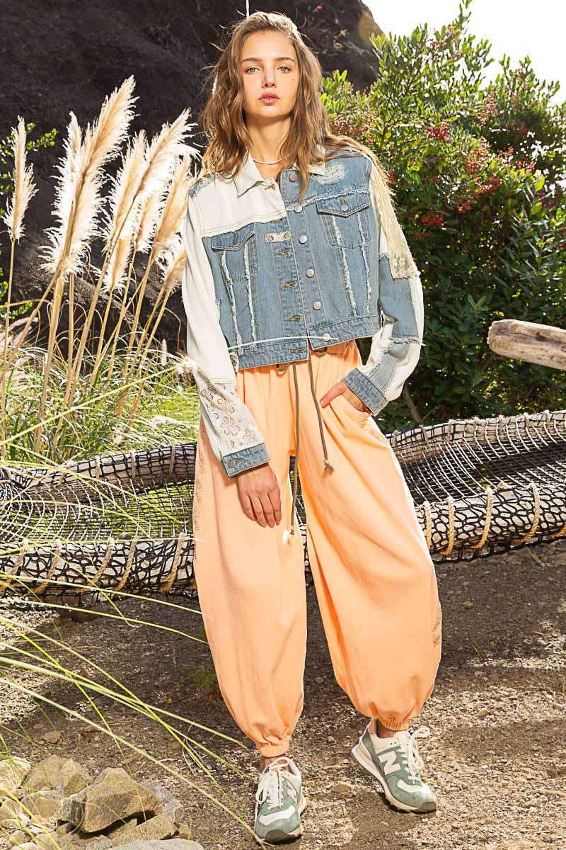 POL Distressed Button Down Regular Fit Crop Frayed Edge Denim Jacket - Roulhac Fashion Boutique