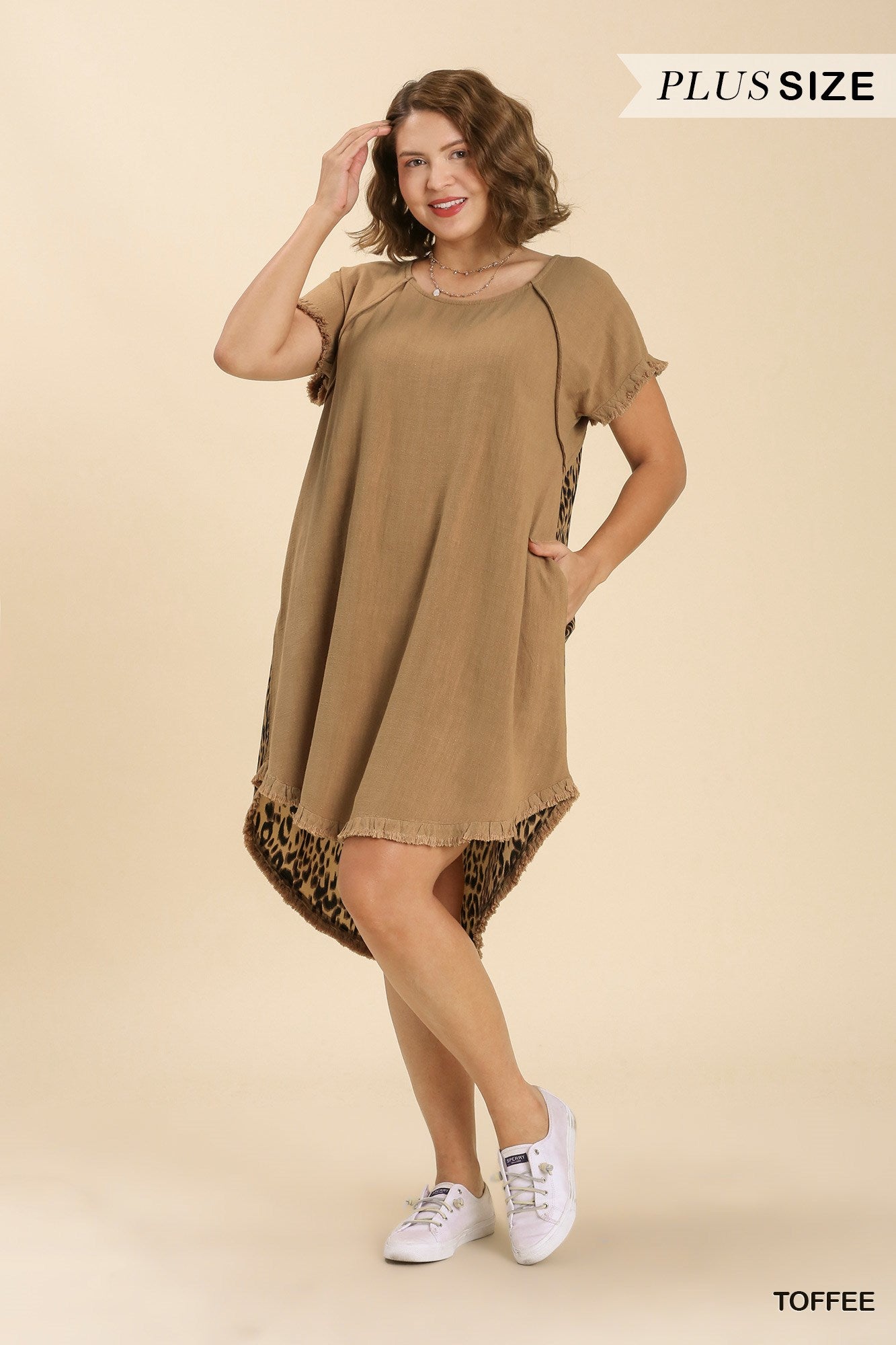 Umgee Plus Linen Blend Short Sleeve Round Neck Animal Print Back Dress