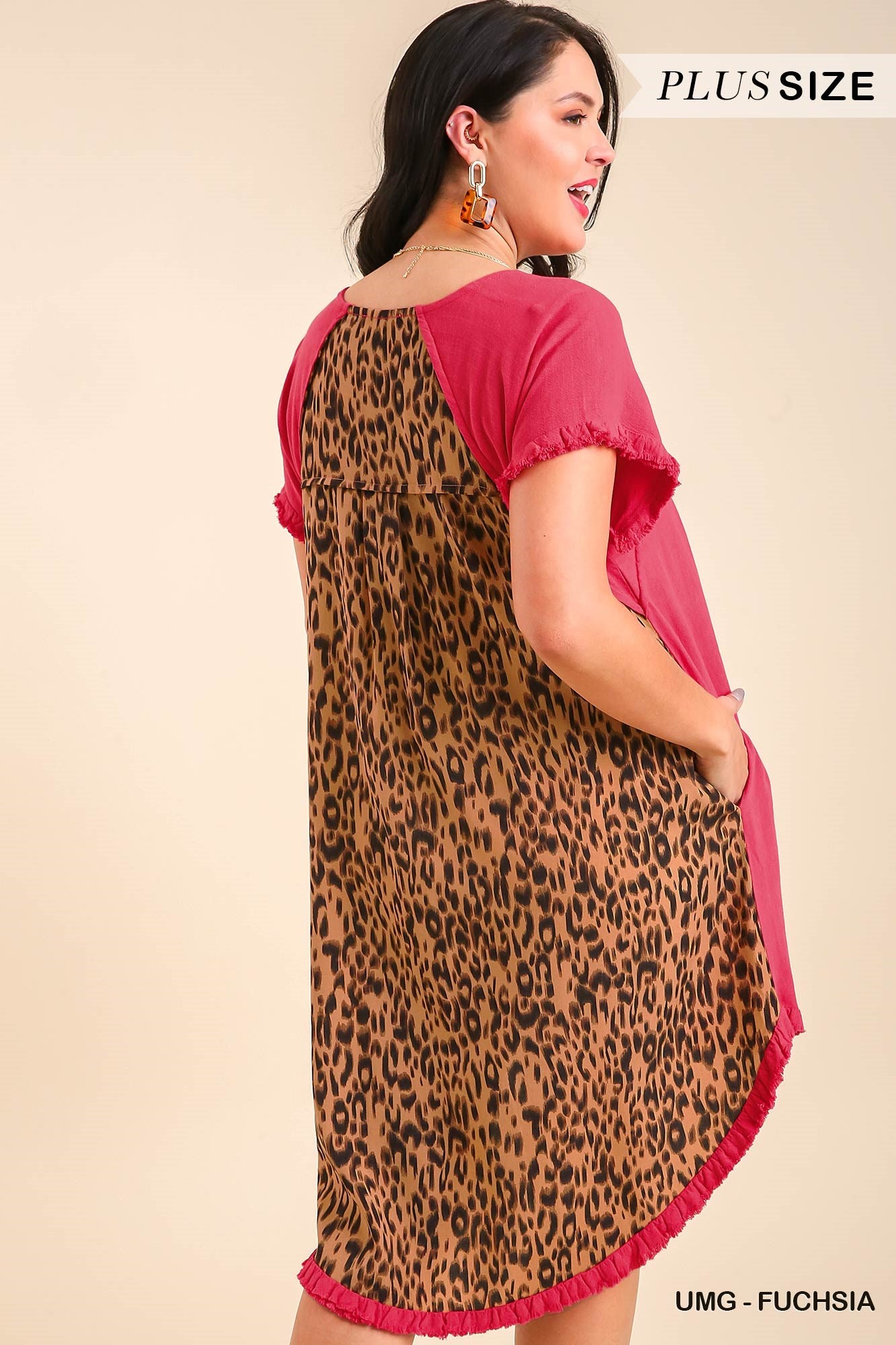 Umgee Plus Linen Blend Short Sleeve Round Neck Animal Print Back Dress