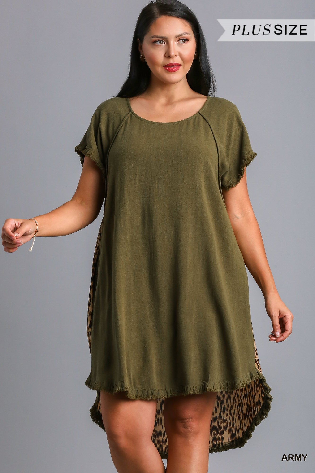 Umgee Plus Linen Blend Short Sleeve Round Neck Animal Print Back Dress