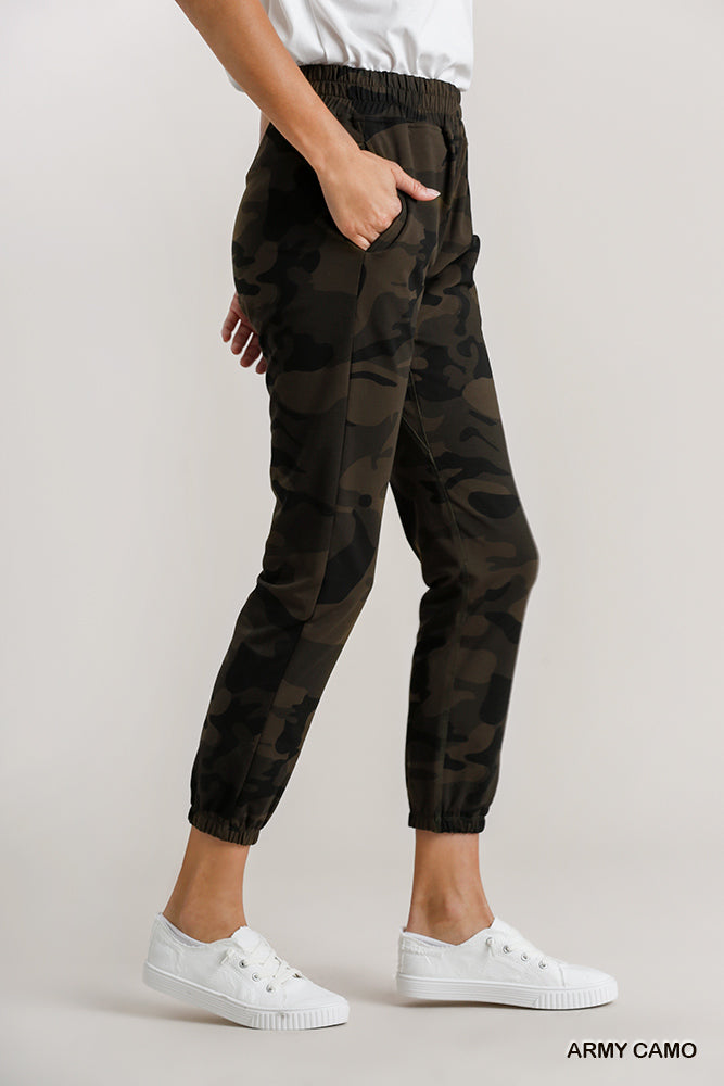 Umgee Camo Print Elastic Waist Pockets Joggers