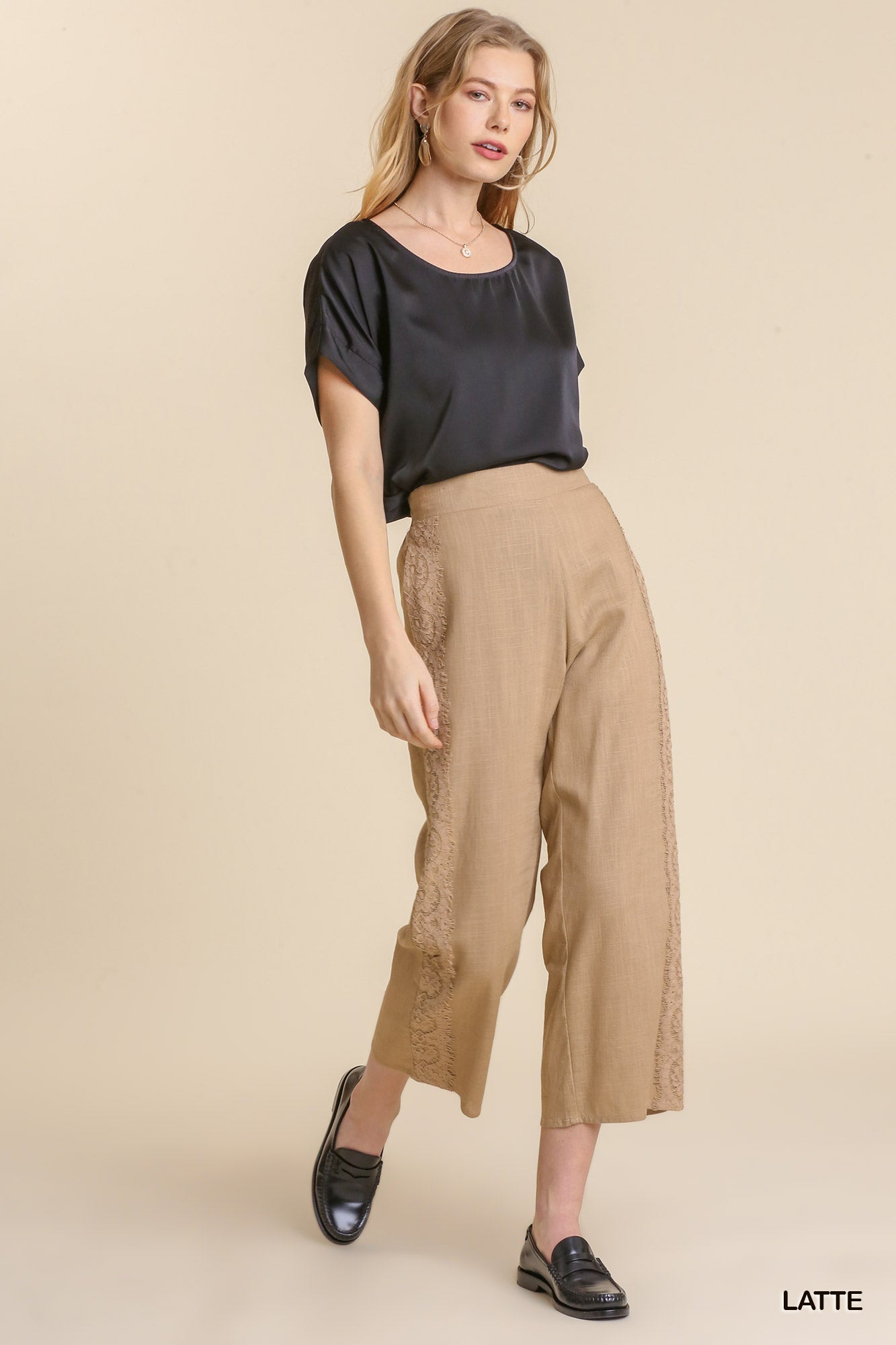Umgee Linen Blend Elastic Waist Lace Tape Pockets Pants
