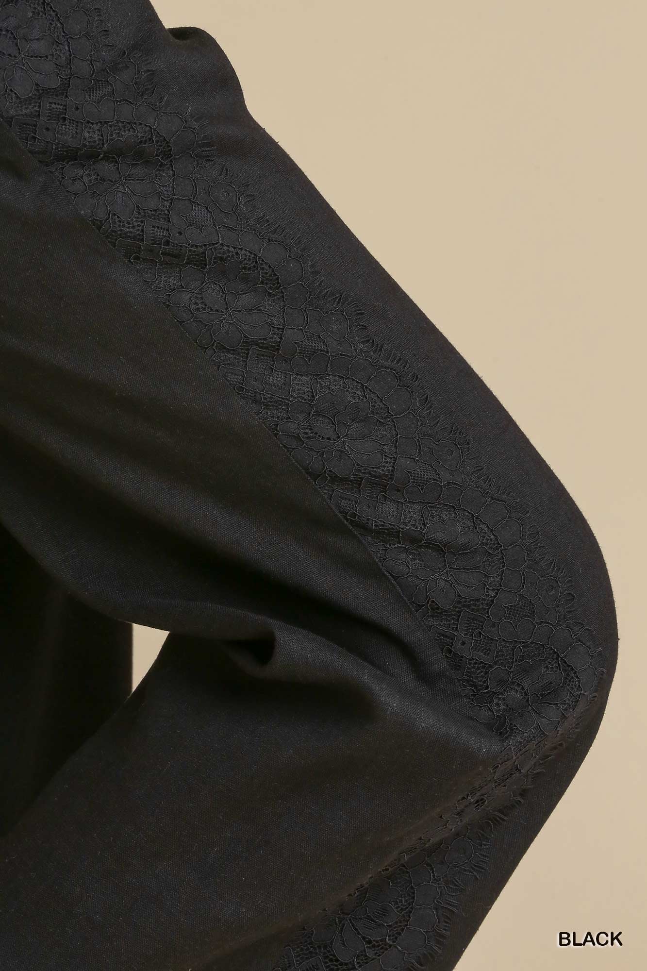 Umgee Linen Blend Elastic Waist Lace Tape Pockets Pants