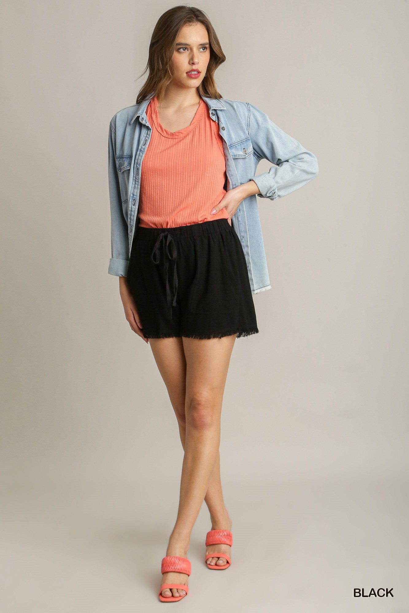 Umgee Linen Blend Elastic Waist Frayed Hem Shorts Pants