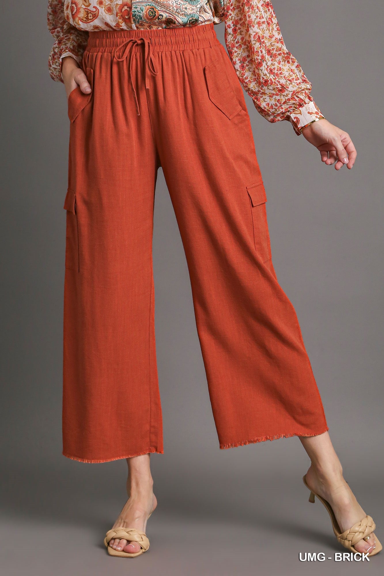 Umgee Linen Blend Cargo Frayed Hem Side Pockets Pants