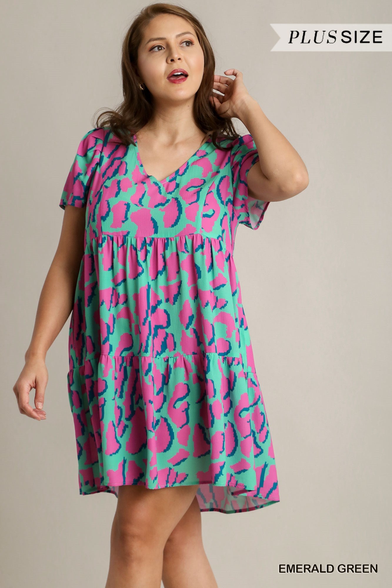 Umgee Plus Abstract Print V-Neck Tiered Pleat On Sleeves Dress