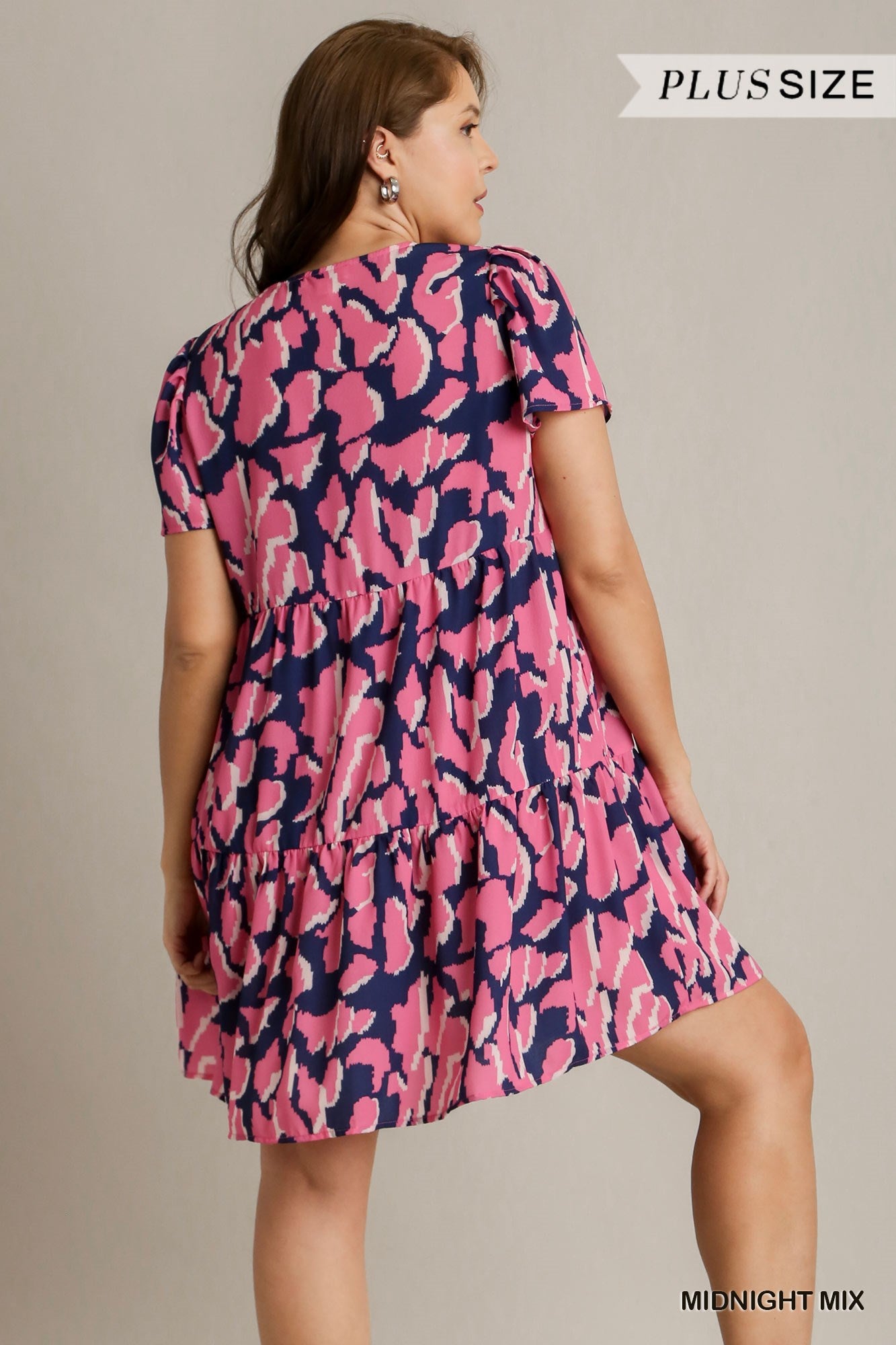 Umgee Plus Abstract Print V-Neck Tiered Pleat On Sleeves Dress
