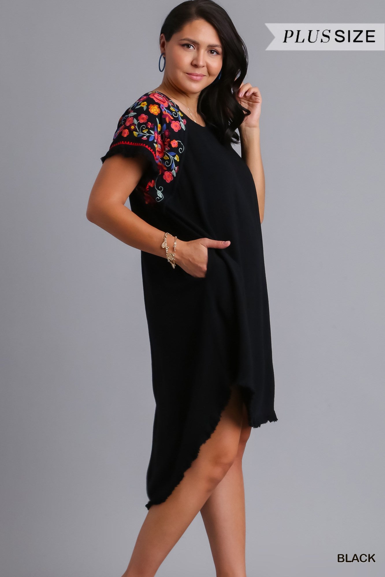 Umgee Plus Linen Short Sleeve Embroidery High Low Hem Fringe Dress