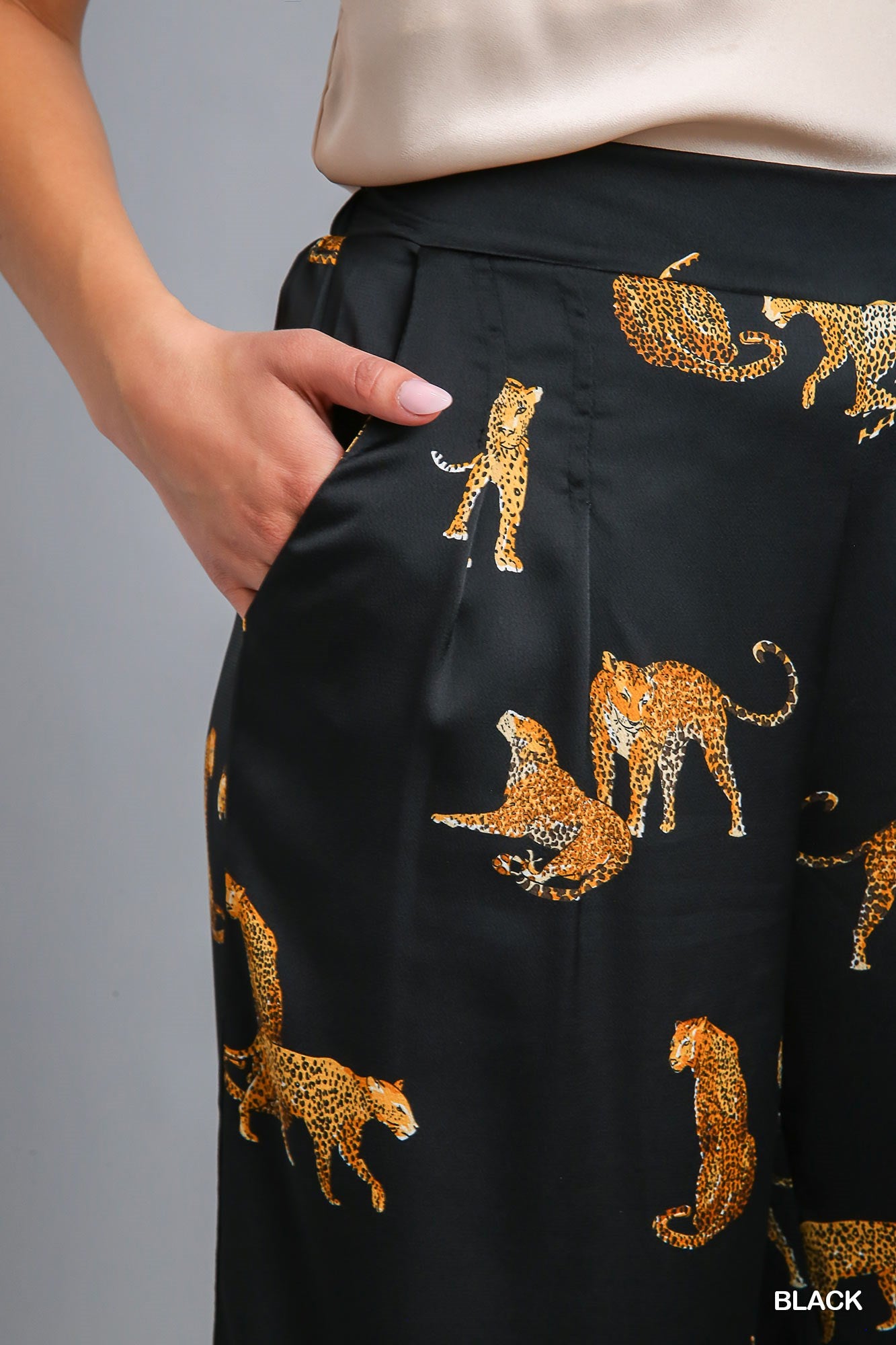 Umgee Satin Animal Print Pin-Tuck Wide Leg Side Pockets Pants