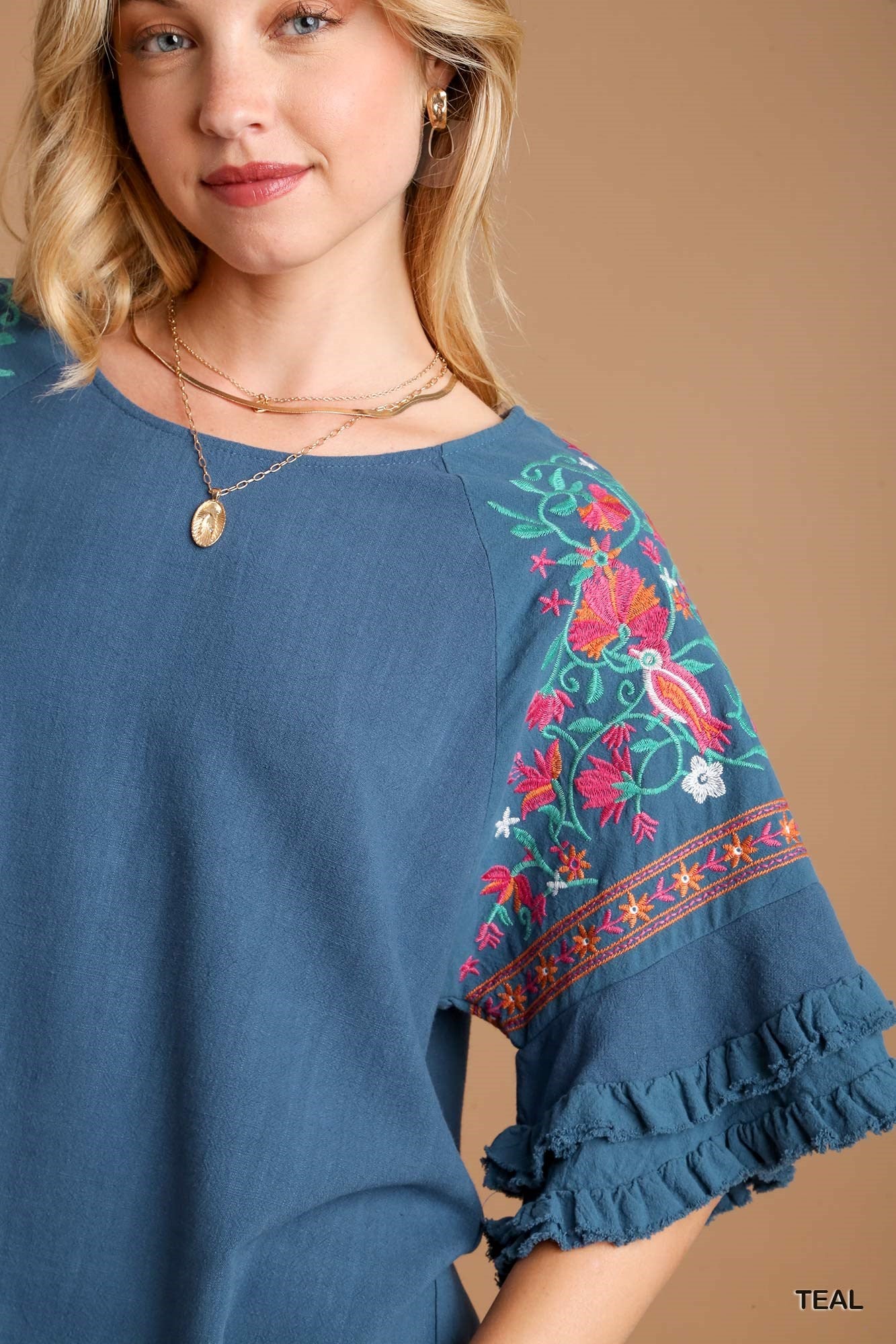 Umgee Embroidery Sleeve & Unfinished Frayed Hem Linen Blend Top