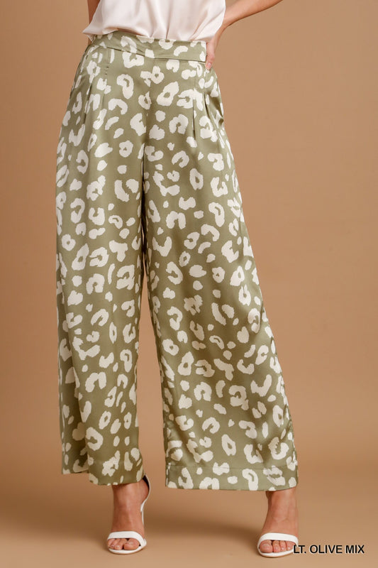 Umgee Satin Animal Print Pin-Tuck Side Pockets Wide Leg Pants