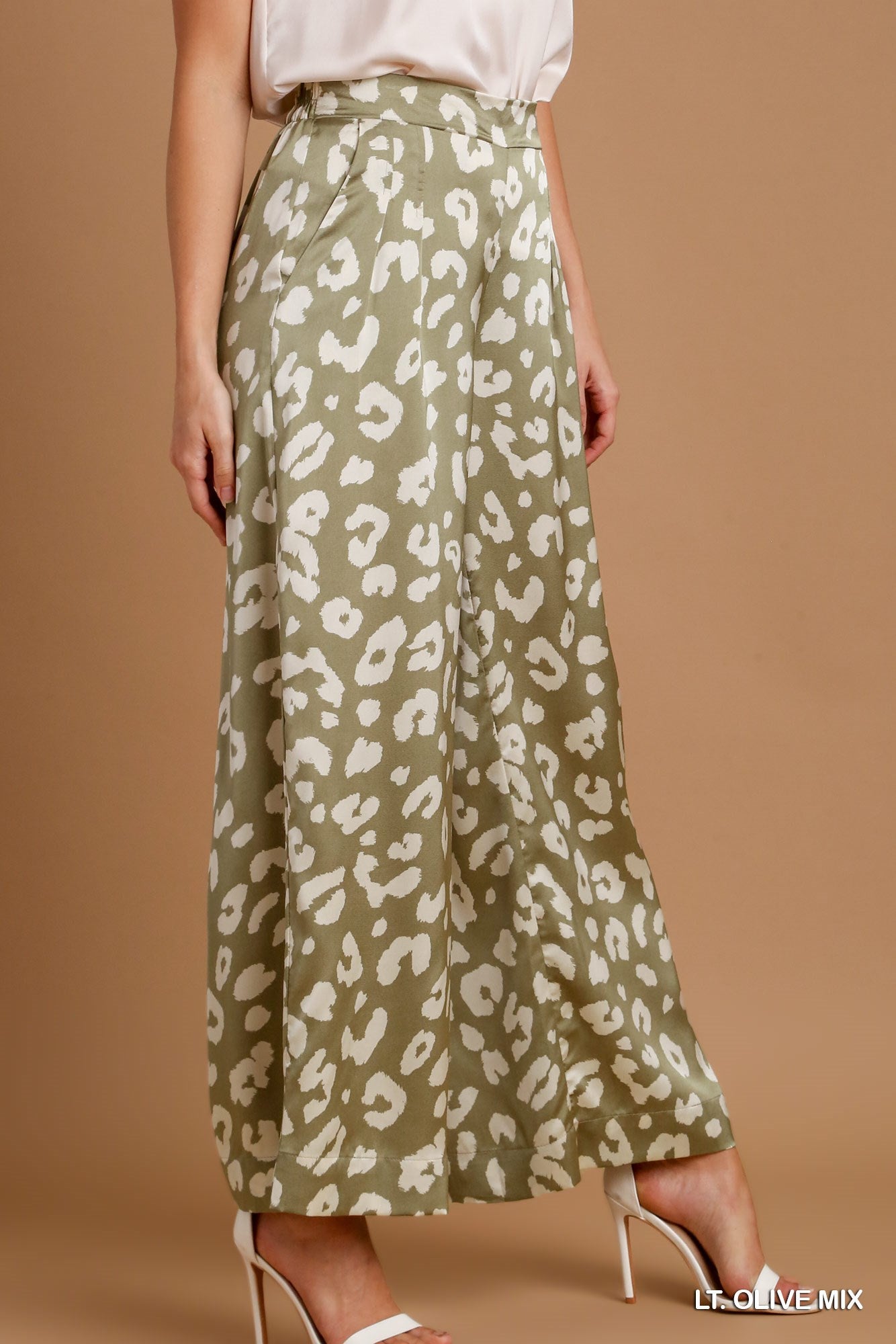 Umgee Satin Animal Print Pin-Tuck Side Pockets Wide Leg Pants