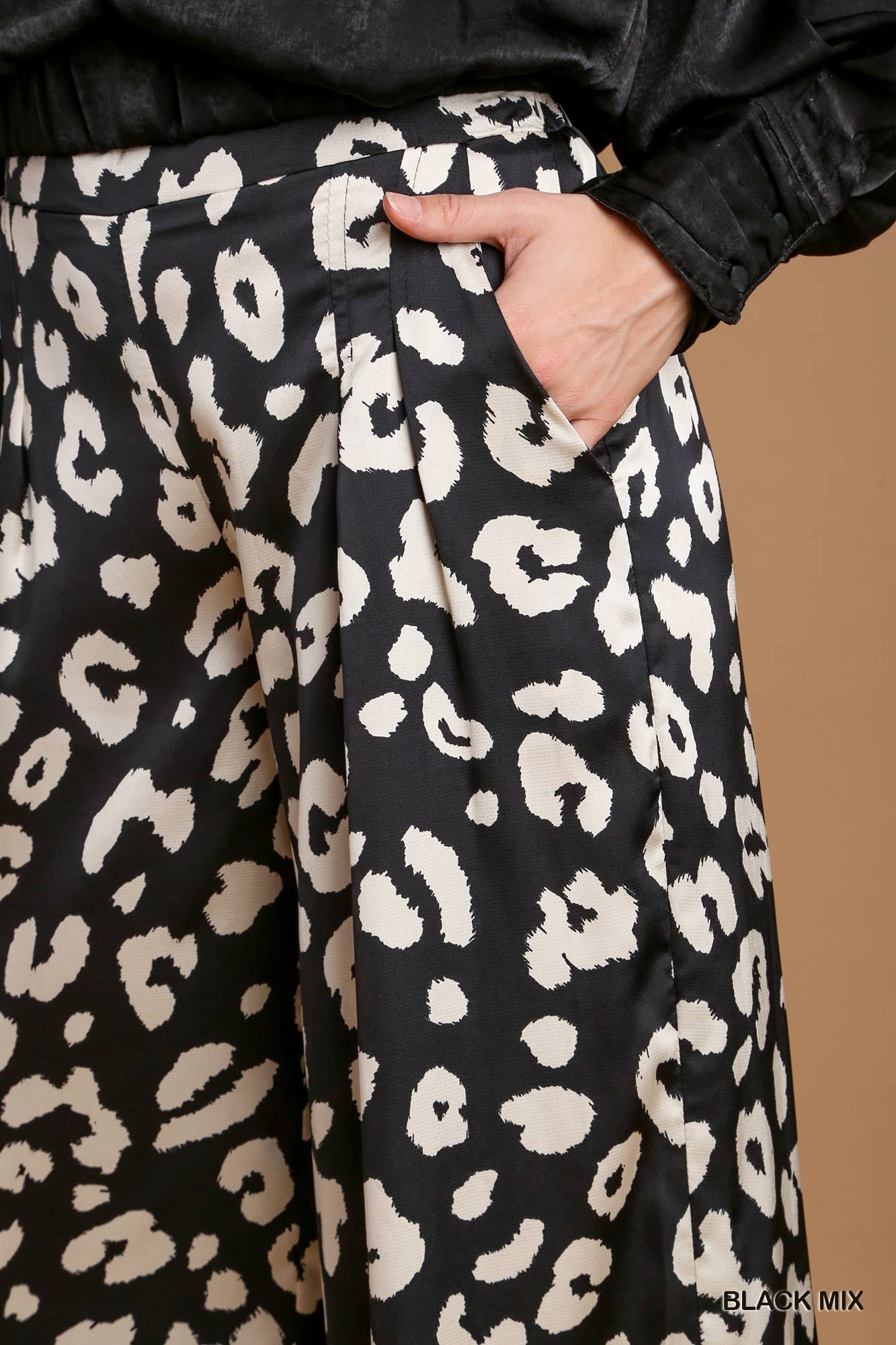 Umgee Satin Animal Print Pin-Tuck Side Pockets Wide Leg Pants