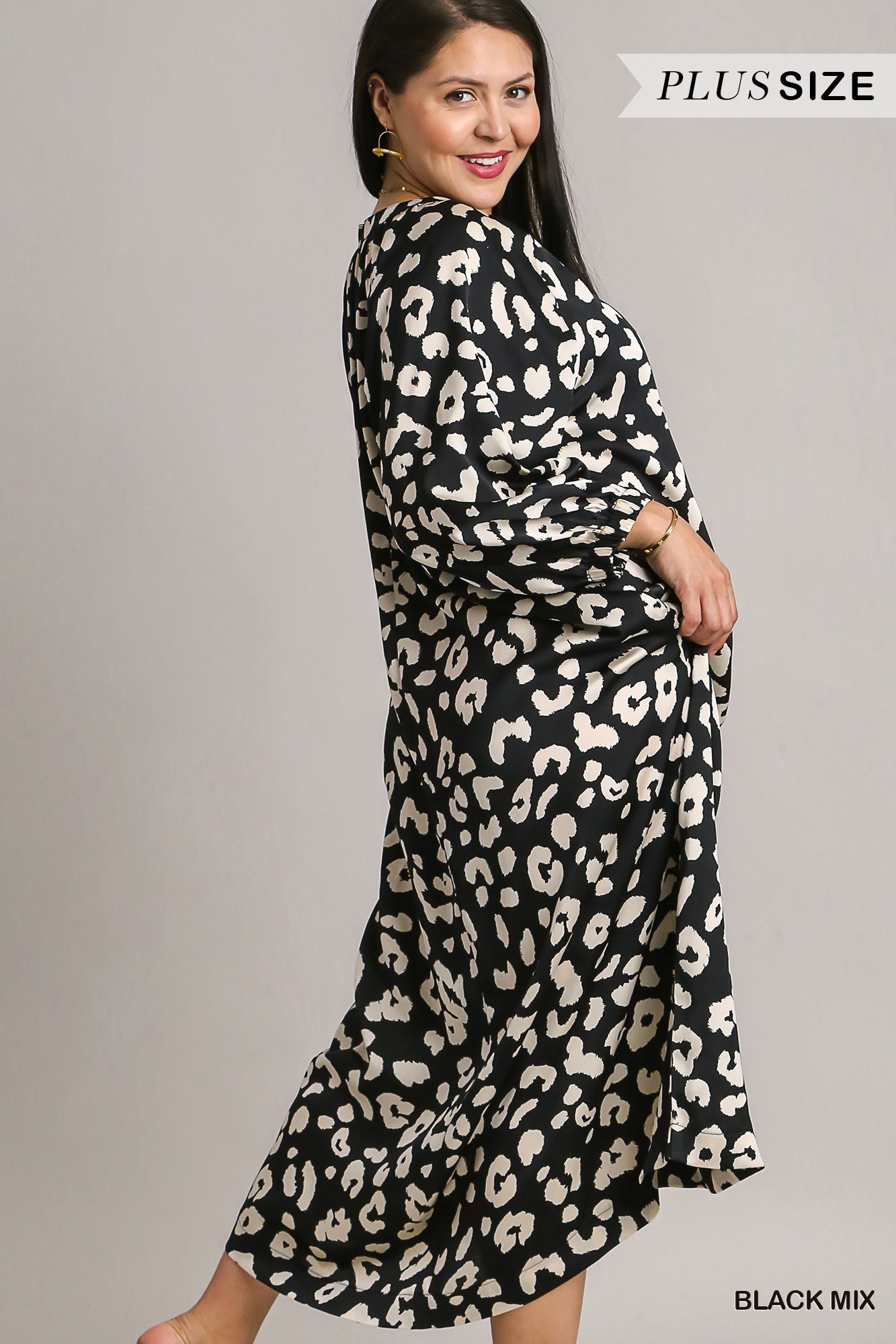 Umgee Plus Satin Animal Print Mandarin Collared Maxi Dress