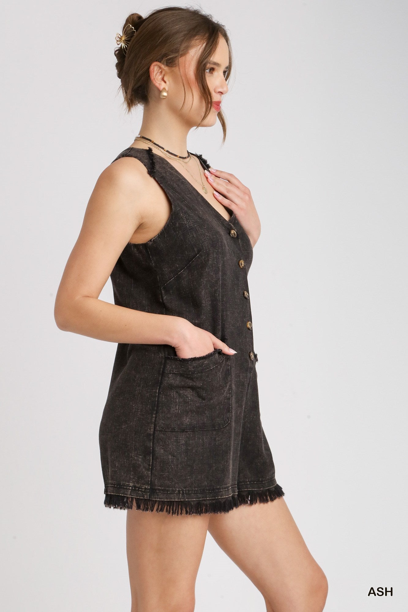 Umgee Linen Mineral Wash Button Down Front Pocket Sleeveless Romper
