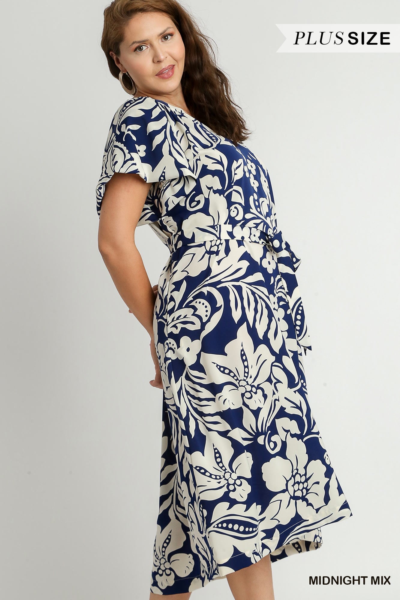 Umgee Plus Two-Tone Split Neck A-Line Raglan Sleeves Waist Tie Belt Midi Dress