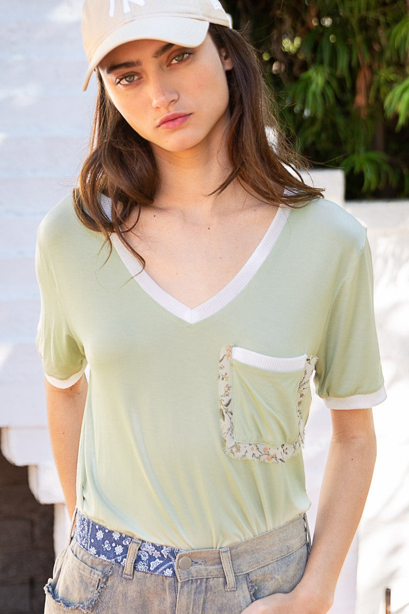 POL Floral Pocket Detailed V Neck Knit Top