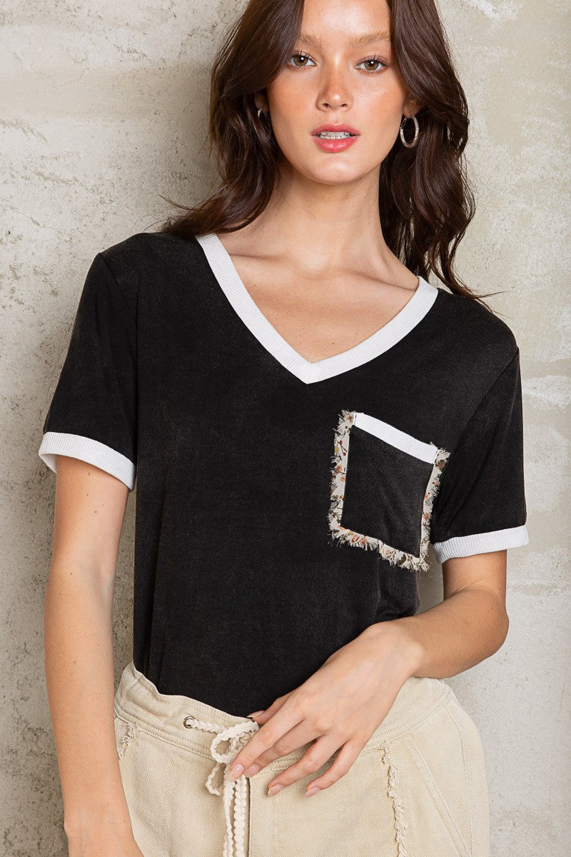 POL Floral Pocket Detailed V Neck Knit Top