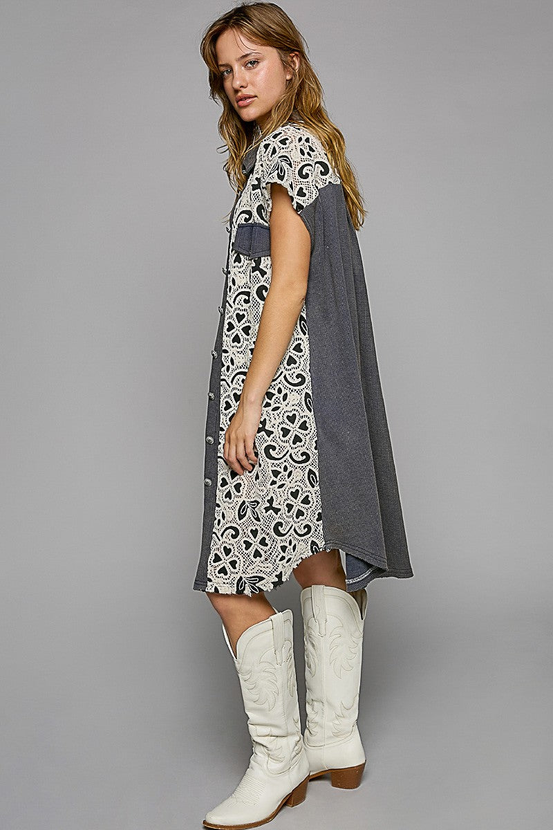 POL Sleeveless Lace Trim Contrast Button Down Long Top