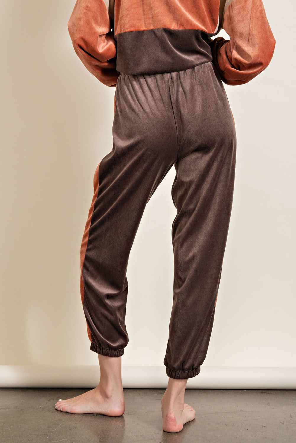 Easel Elastic Waistband Straight Legs Velour Cuffs Jogging Pants