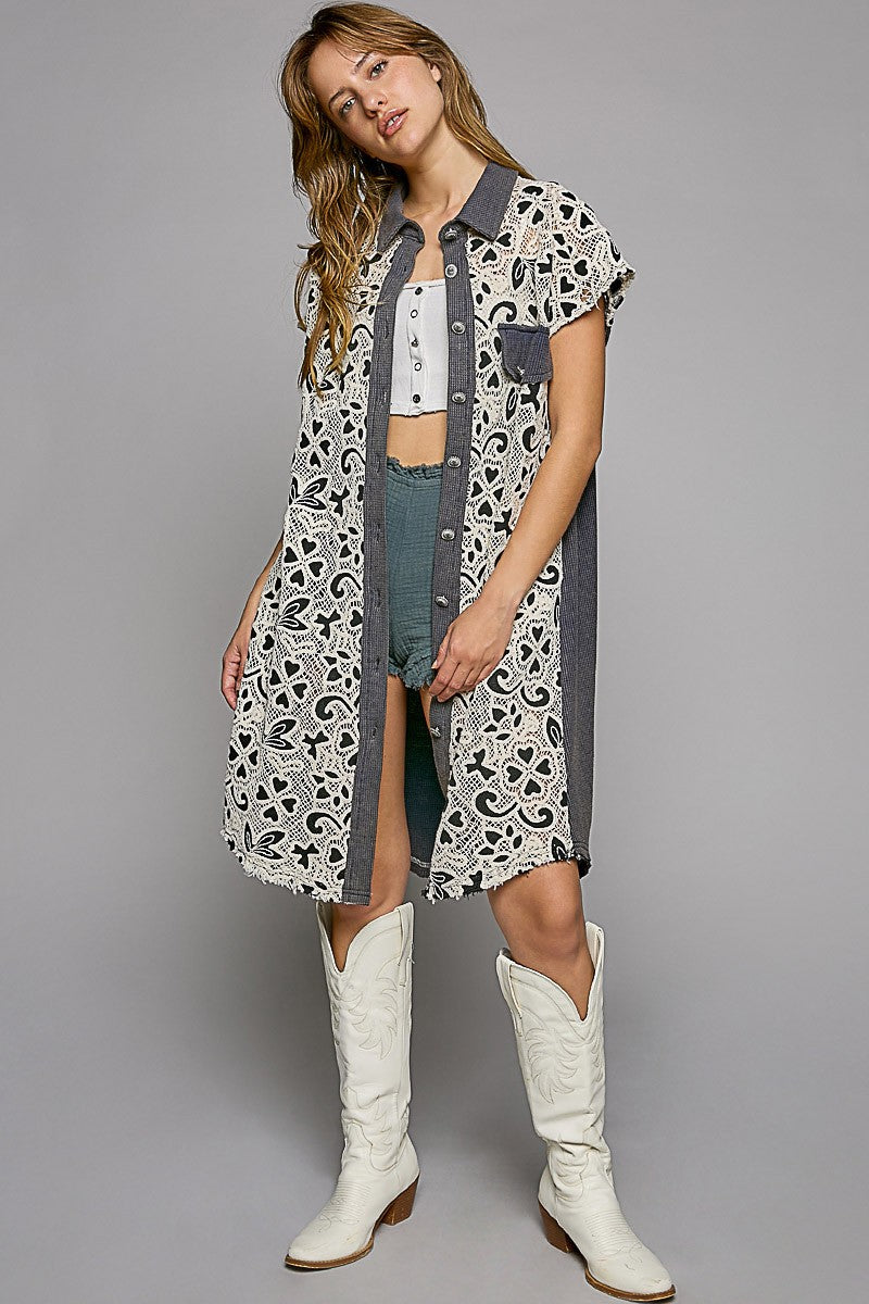 POL Sleeveless Lace Trim Contrast Button Down Long Top